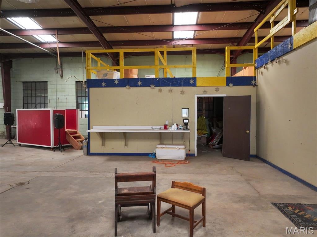 n/a - Commercial Sale