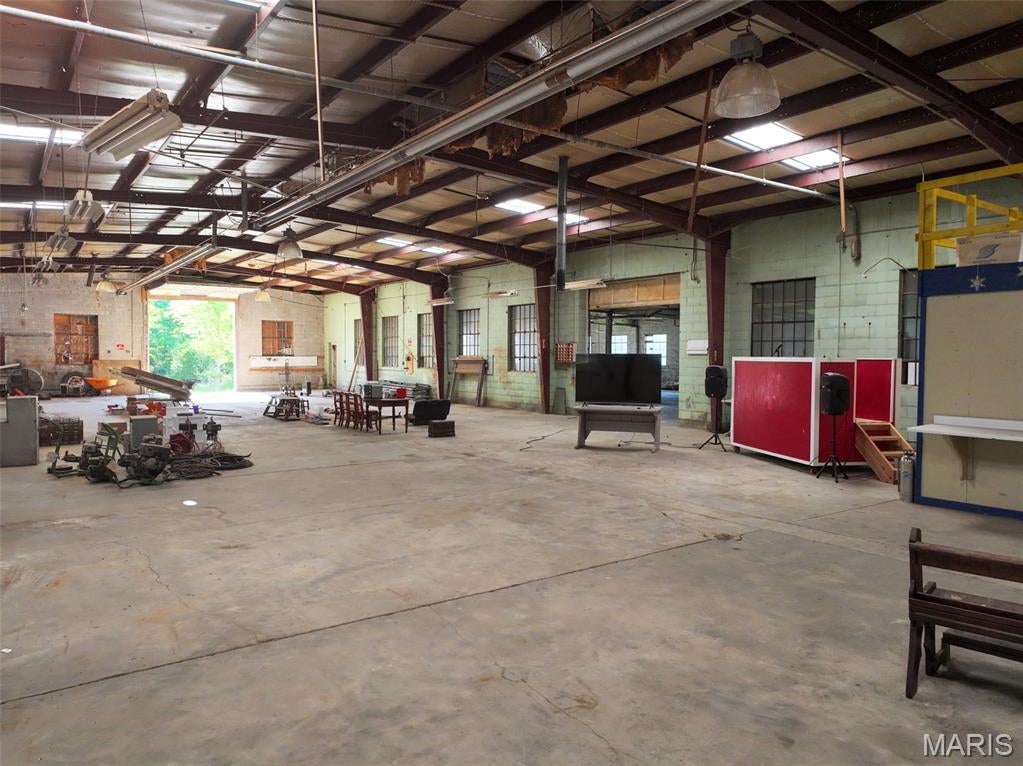 n/a - Commercial Sale