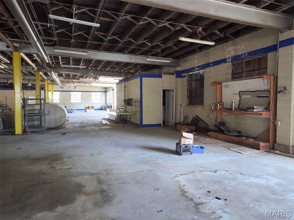 n/a - Commercial Sale