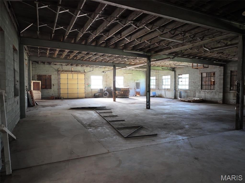 n/a - Commercial Sale