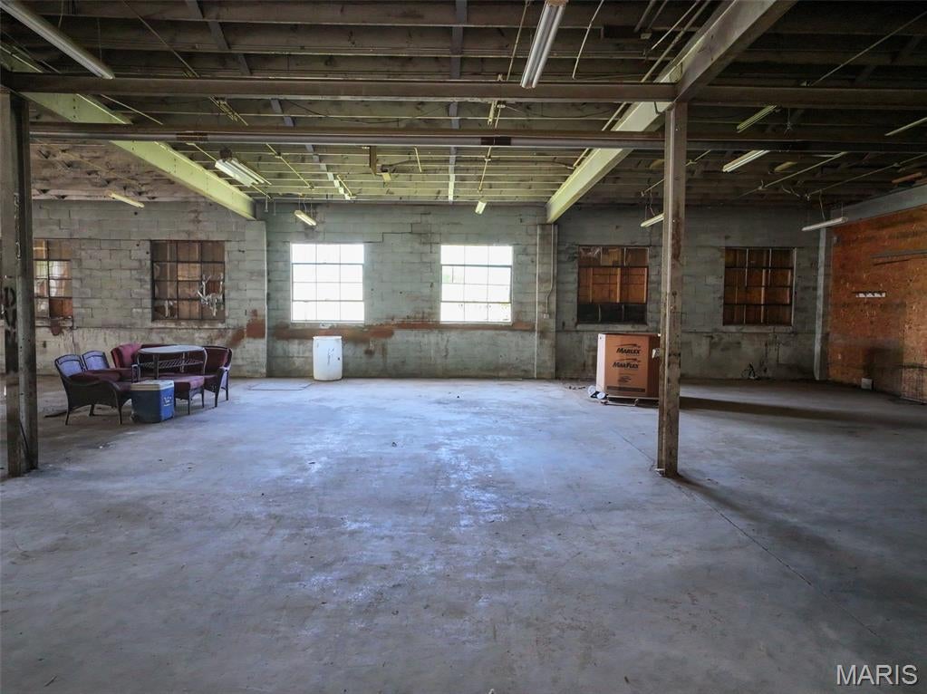 n/a - Commercial Sale