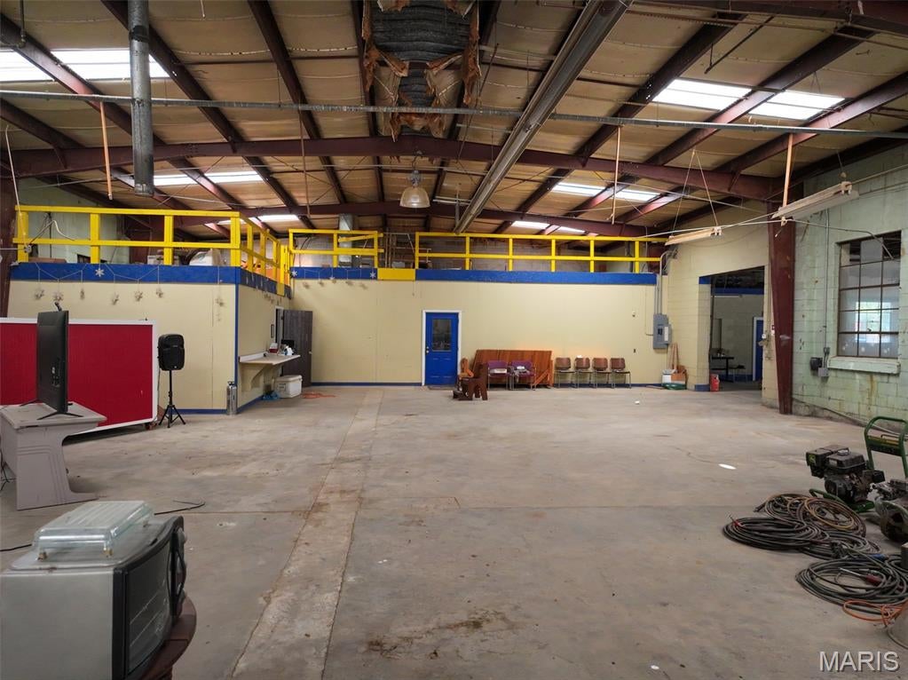 n/a - Commercial Sale