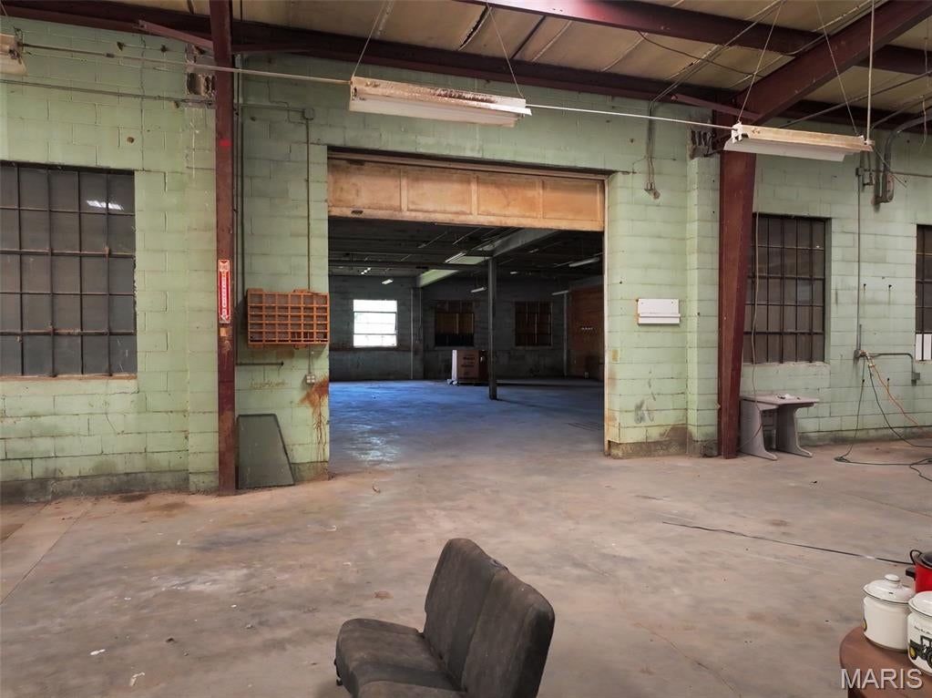 n/a - Commercial Sale