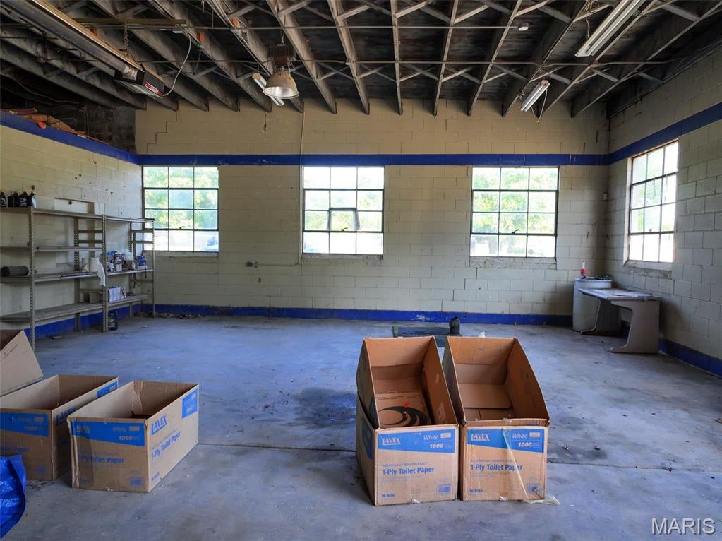 n/a - Commercial Sale