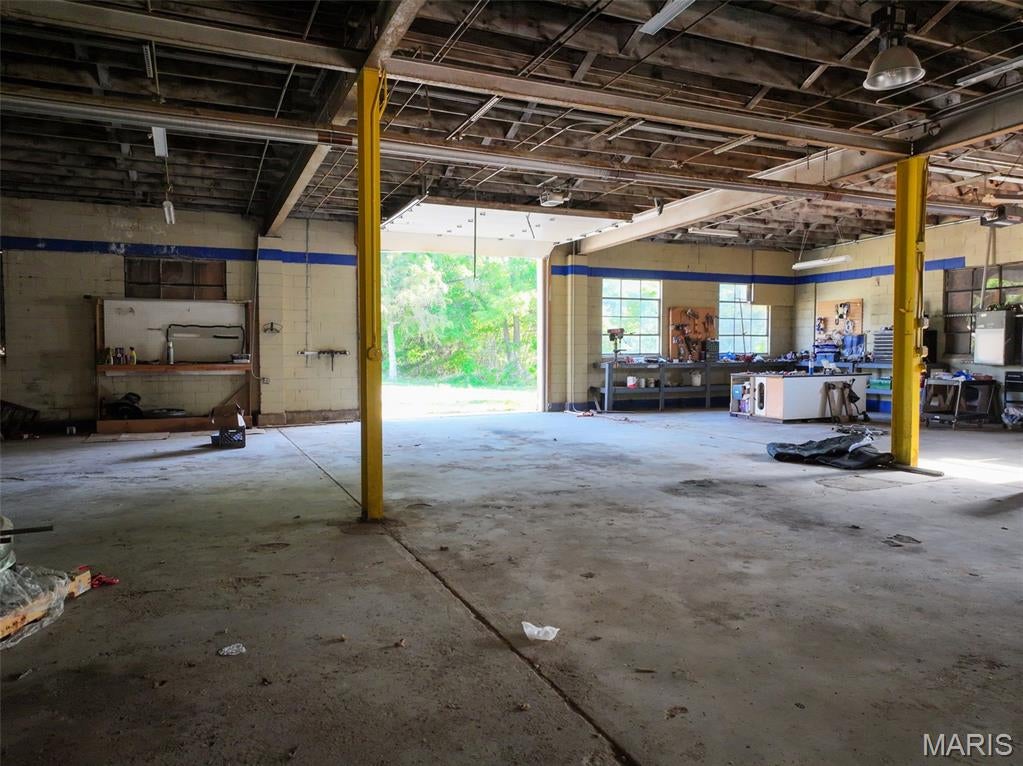 n/a - Commercial Sale