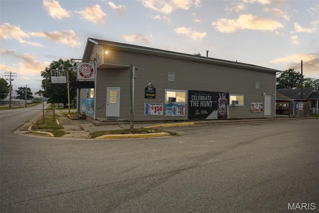 An incredible opportunity awaits with this well-established and highly recognized bar and restaurant in the heart of Fieldon, Illinois. BB's Sports Bar and Grill is known throughout the community for its welcoming atmosphere, excellent food, and strong cash flow and this thriving business is ready for its next owner to step in and continue its success! Remodeled in 2019, the property offers an inviting interior along with a private, fenced outdoor entertainment area that is perfect for seasonal dining, private parties, overflow seating, special events, or the addition of an outdoor bar. Guests can enjoy the outdoor space during beautiful weather while creating memorable experiences.
All equipment and fixtures will remain with the sale, making this a true turnkey opportunity. The gaming machines, ATM, and jukebox are owned and serviced by J&J Gaming and provide an additional source of income. A local favorite, the kitchen has built a reputation for serving some of the best pizza around. All kitchen equipment will stay, allowing the tradition and recipes that customers know and love to continue for years to come. Whether you’re an experienced restaurateur or looking to invest in a profitable, established business, this is an opportunity you won’t want to miss. Schedule your private showing today and see firsthand everything this successful business has to offer!