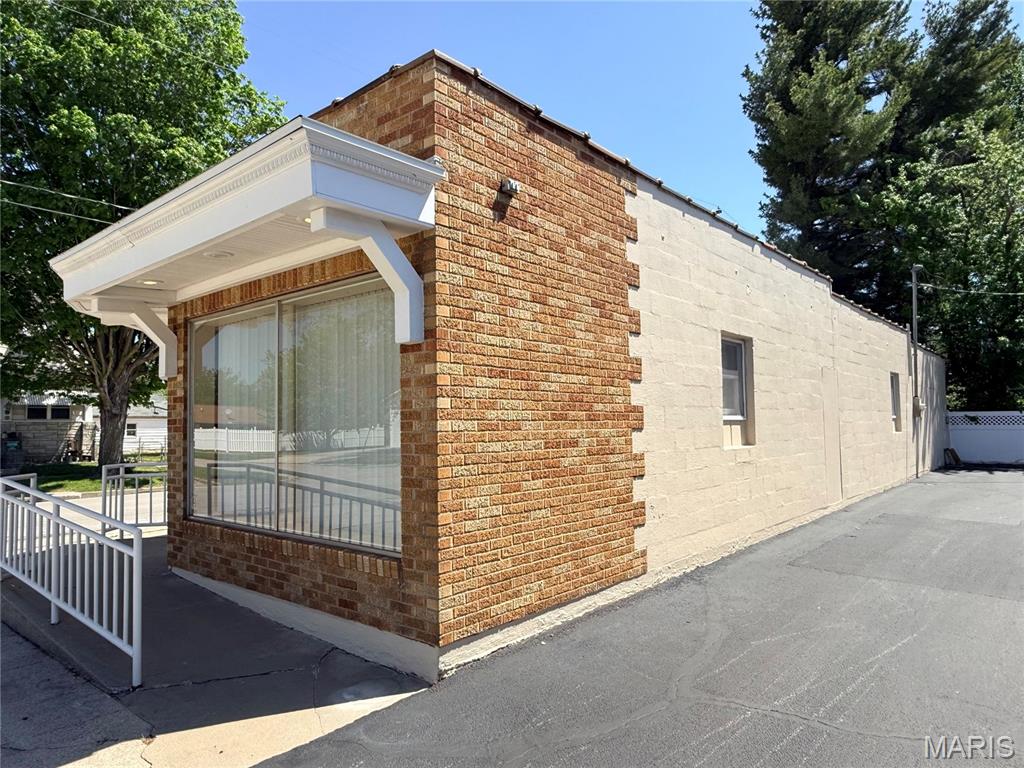 Original Town - Commercial Sale