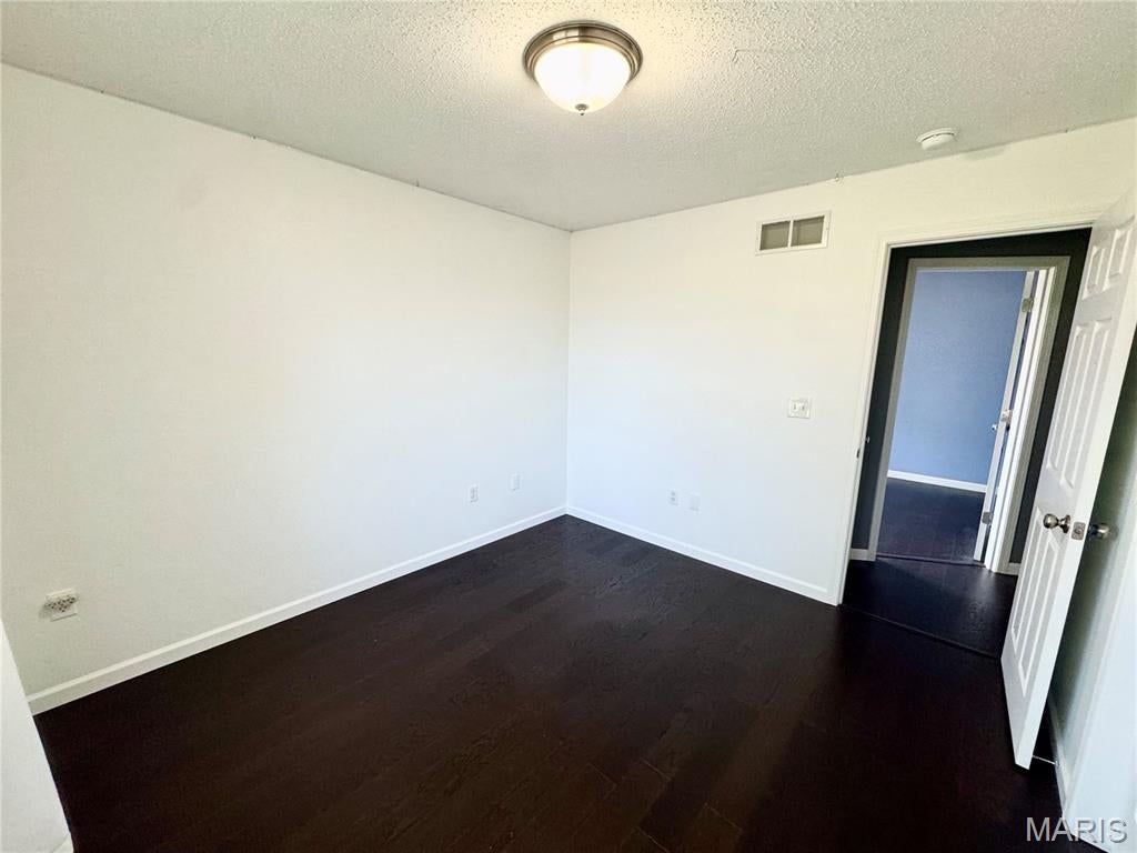 Steelecrest Country Estate Second Add - Residential Lease
