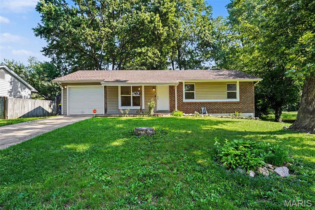 Welcome home to this well-maintained 3-bedroom, 1-bath gem in a quiet Warrenton neighborhood. Enjoy the privacy of a fenced backyard, the convenience of a one-car garage, and the added storage and flexibility of a basement. Whether you're starting out, downsizing, or simply looking for a comfortable place to call home, this property offers charm, practicality, and a great location.