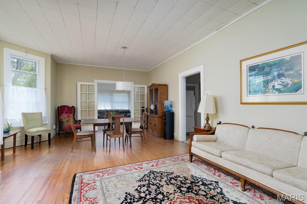 Sur 2476 Township 46 R 6 - Residential