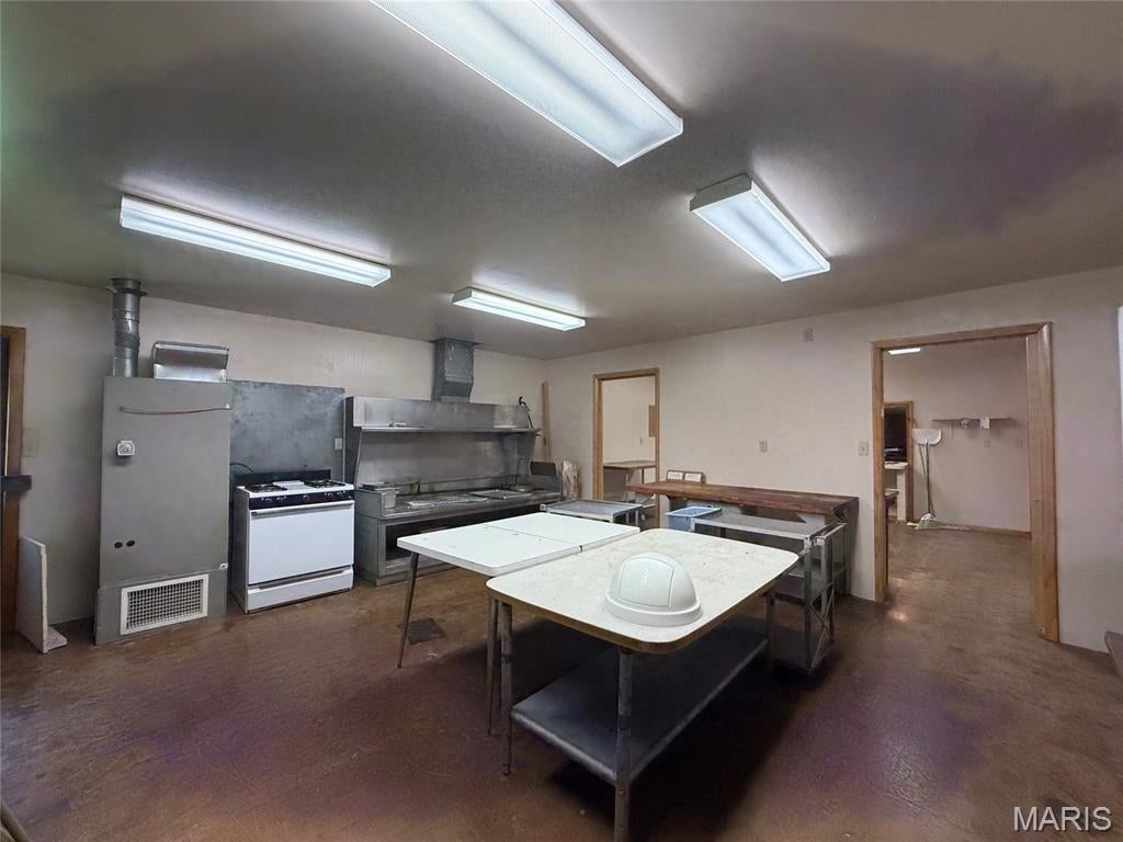 Not in a subdivision - Commercial Lease
