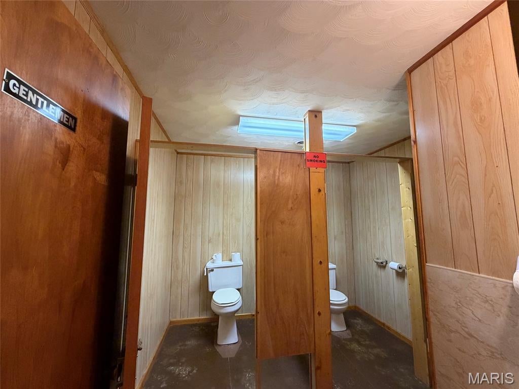 Not in a subdivision - Commercial Lease