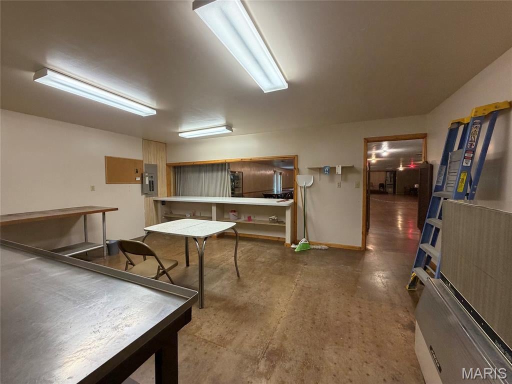 Not in a subdivision - Commercial Lease
