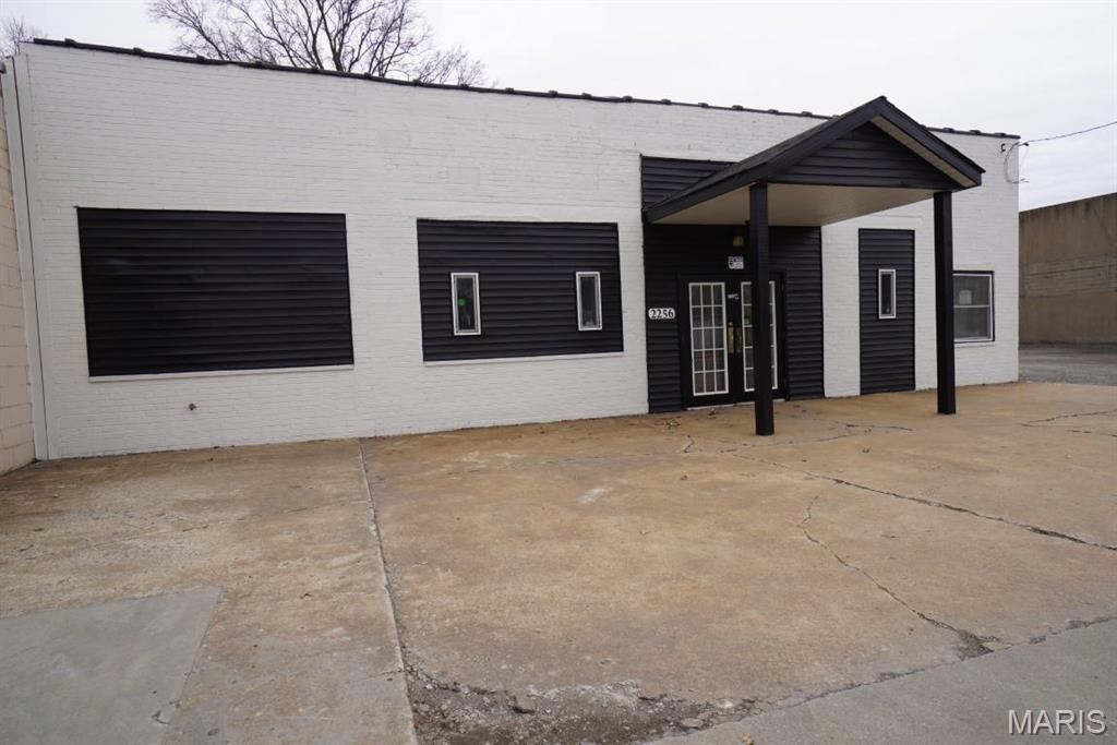 Granite City - Commercial Sale