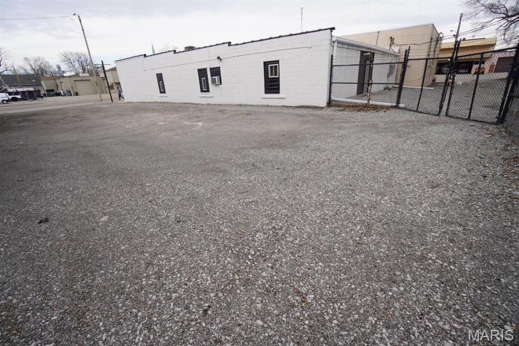 Granite City - Commercial Sale