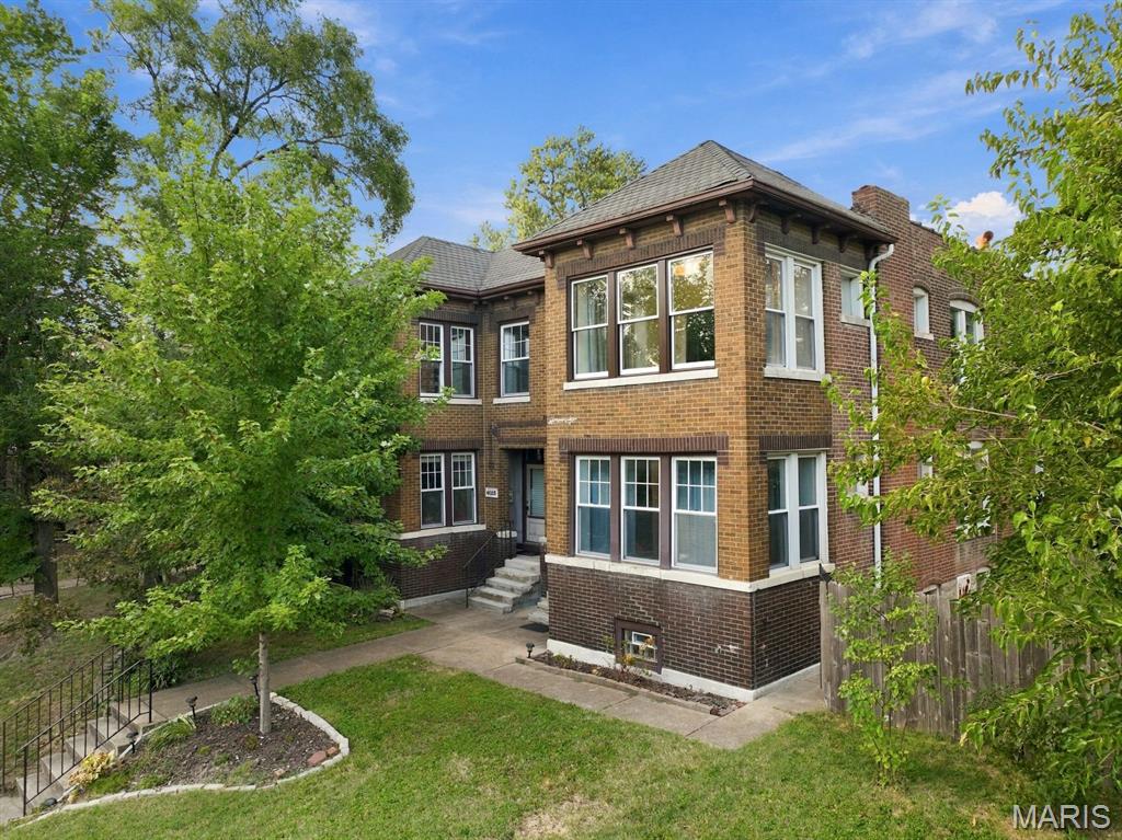 Shaw Town Home 01 - Residential
