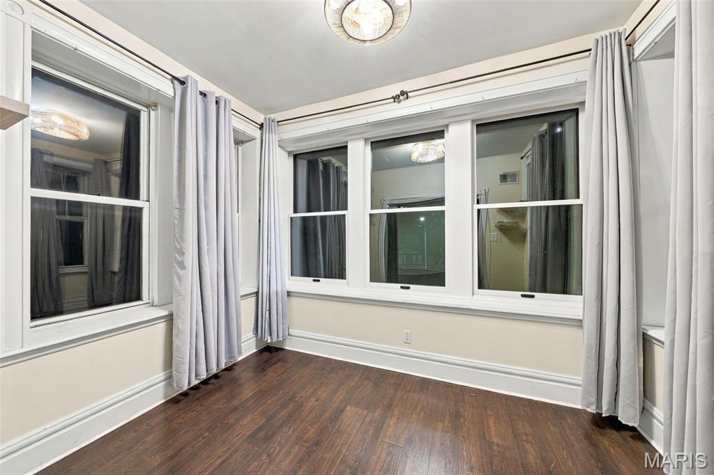 Shaw Town Home 01 - Residential