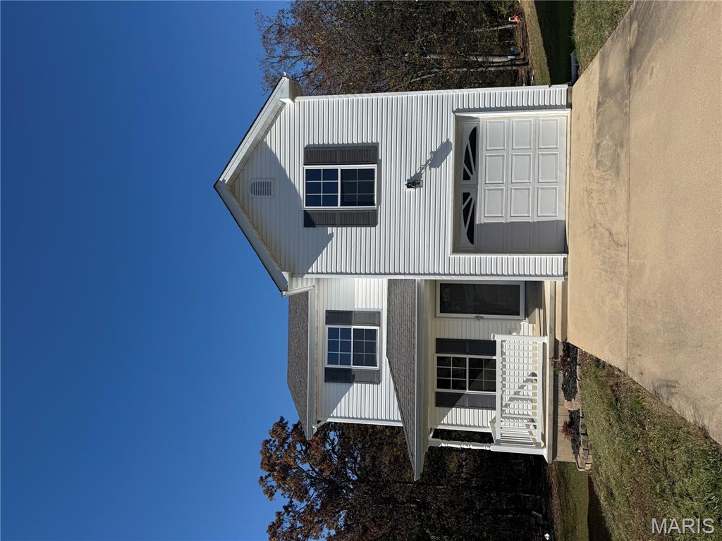 Spacious 2-story home in great neighborhood ready for its new family! Large room sizes, nice neutral colors, and the deck off kitchen overlooks the private backyard! Move-in ready!