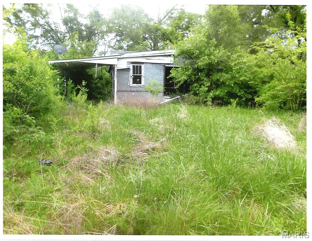 INVESTOR SPECIAL!
Opportunity awaits with this 2-bedroom, 1-bath home ready for your vision and renovation. This property is a full remodel and ideal for investors, flippers, or buyers looking to build equity. Features include a functional floor plan, solid potential, and endless possibilities to restore or redesign to your liking. Property is being sold AS-IS with no repairs by seller. Bring your tools and imagination—great chance to transform this fixer-upper into a profitable investment or rental property. Don’t miss this diamond in the rough!