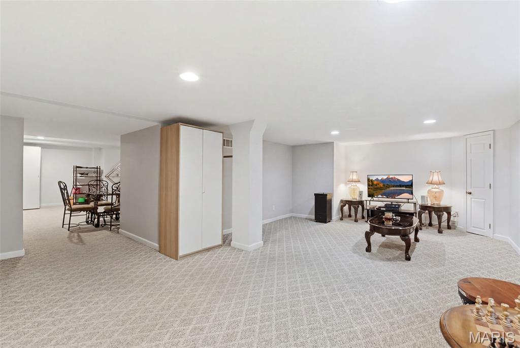 Royal Pines 2 Condo Tenth - Residential