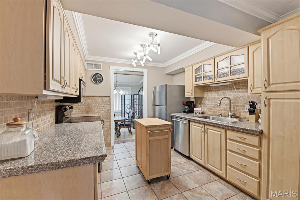 Royal Pines 2 Condo Tenth - Residential