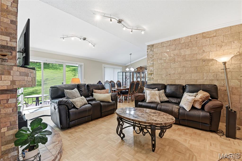 Royal Pines 2 Condo Tenth - Residential