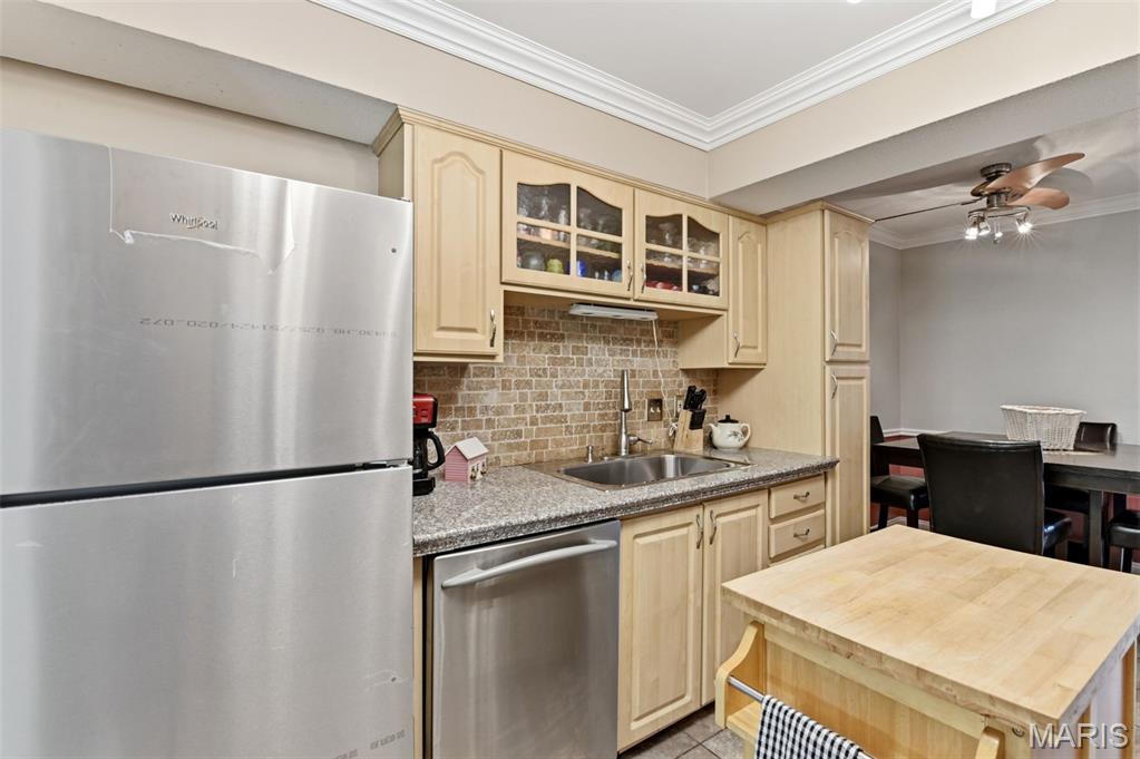 Royal Pines 2 Condo Tenth - Residential
