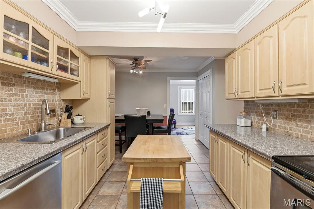 Open House - Saturday, September 12th - 12:00 to 2:00 p.m.
This is the One!  Gorgeous 3 bedroom/2.5 bath townhouse condo in the highly sought after Royal Pines Subdivision in Maryland Heights.  A beautiful array of colorful flowers and plants frame the wrought iron handrail that leads you to your next home.  Blonde bamboo parquet floors greet you as you wind your way from the brightly lit foyer to the equally bright den and adjoining breakfast room.  Custom cabinetry, quartz countertops, SS appliances, brick backsplash and neutral ceramic floors in the kitchen and hallways.  Step down into your formal dining room that comfortably seats six or experience what makes this great room Great! Marble walls, custom fireplace, a view of your private patio complete with a park-like setting.  Half bath on first floor has floor to almost ceiling ceramic/marble tiles.  The second floor has three large bedrooms; the primary has an ensuite with double sinks, shower and ceramic tile as  well as two walk-in closets.  The two guest bedrooms share a hall bath that thinks it's a primary with beautiful finishes and luxurious touches.  Upstairs and lower level have beautiful neutral berber carpet that blends well with the freshly painted unit.  This pristine home is a no-shoe home.  The lower level is full of possibilities: game room, sleeping area, playroom, theater room - you decide.  The washer and dryer are discreetly behind paneled doors. Storage is abundant with this over 2,100 sf of living space unit, roof (2025), insulation (2025), refrigerator (2026) crown molding, parquet floors, Parkway Central Schools, security system, Clubhouse, Pool, Tennis Court w/Putting Green, close to Creve Coeur Park Lake, Westport Plaza, Aquaport, The Heights Community Center, Hollywood Casino and Amphitheater, the Centene Community Ice Center, St. Louis Music Park, shopping, restaurants and so much more!
Come by and see what you've been missing.
Olive to Fee Fee, then left onto Seven Pines and an immediate right onto Royal Pines.