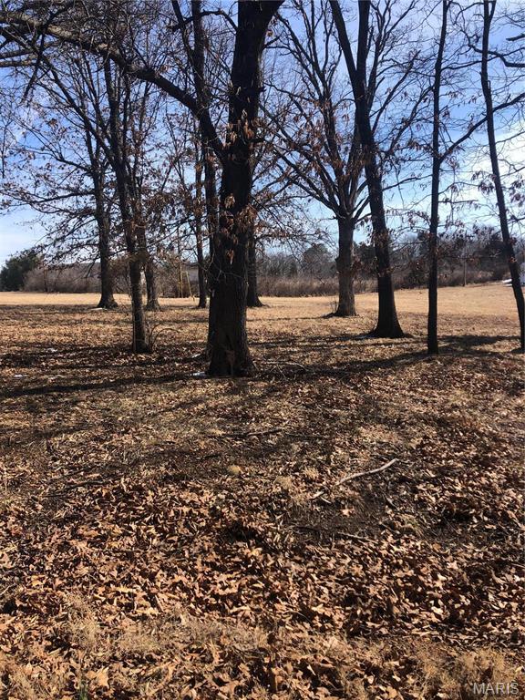 Almost an acre right in Cuba. Nice neighborhood with City Utilities to build your dream home. Located on a cul-de-sac no drive through traffic.