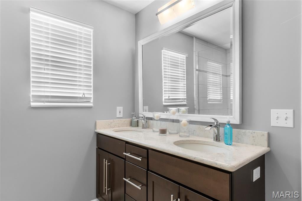 Windsor Place #4 - Residential