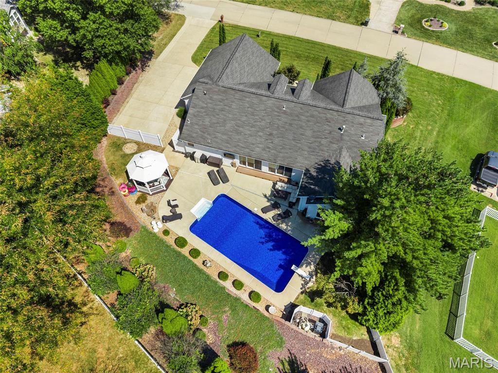 Windsor Place #4 - Residential