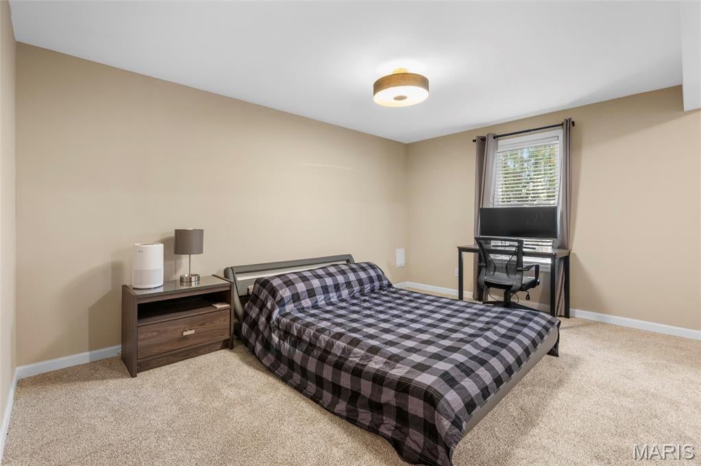 Windsor Place #4 - Residential