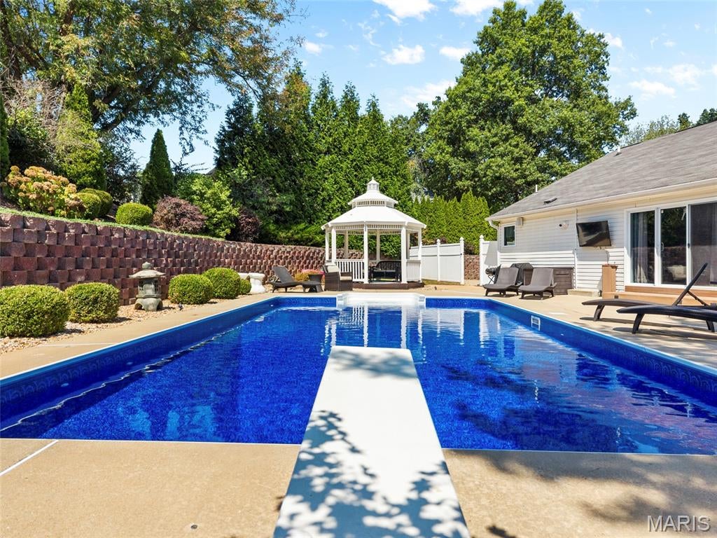 Windsor Place #4 - Residential
