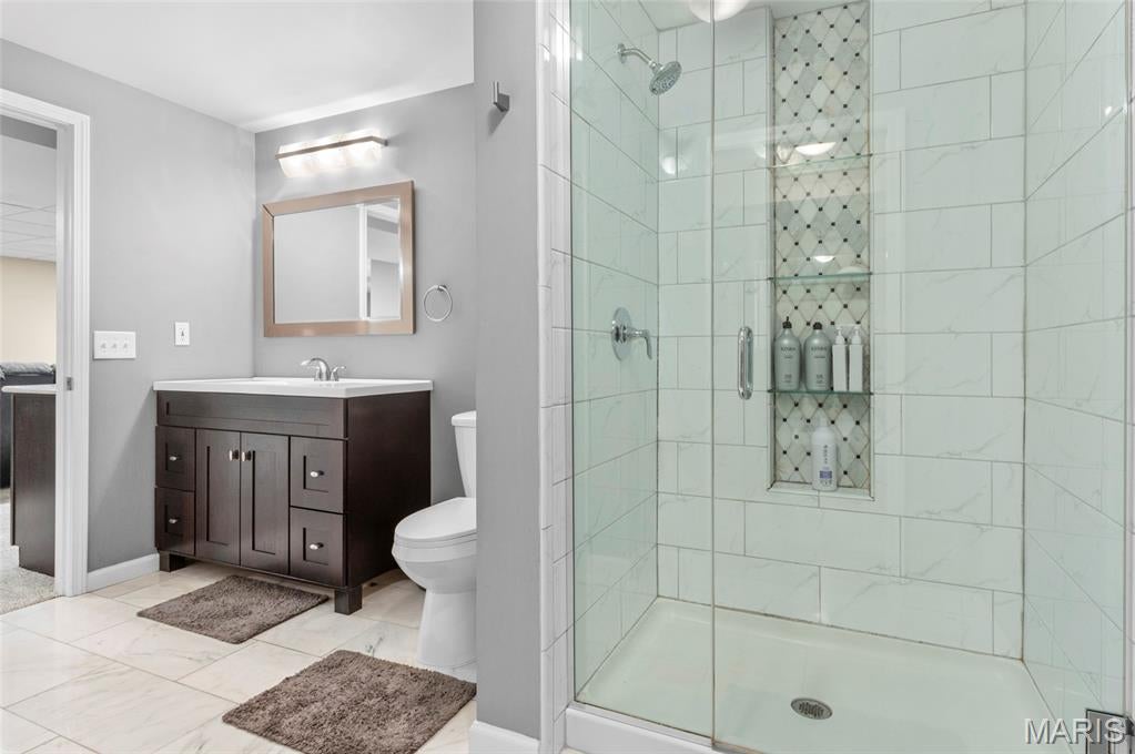 Windsor Place #4 - Residential