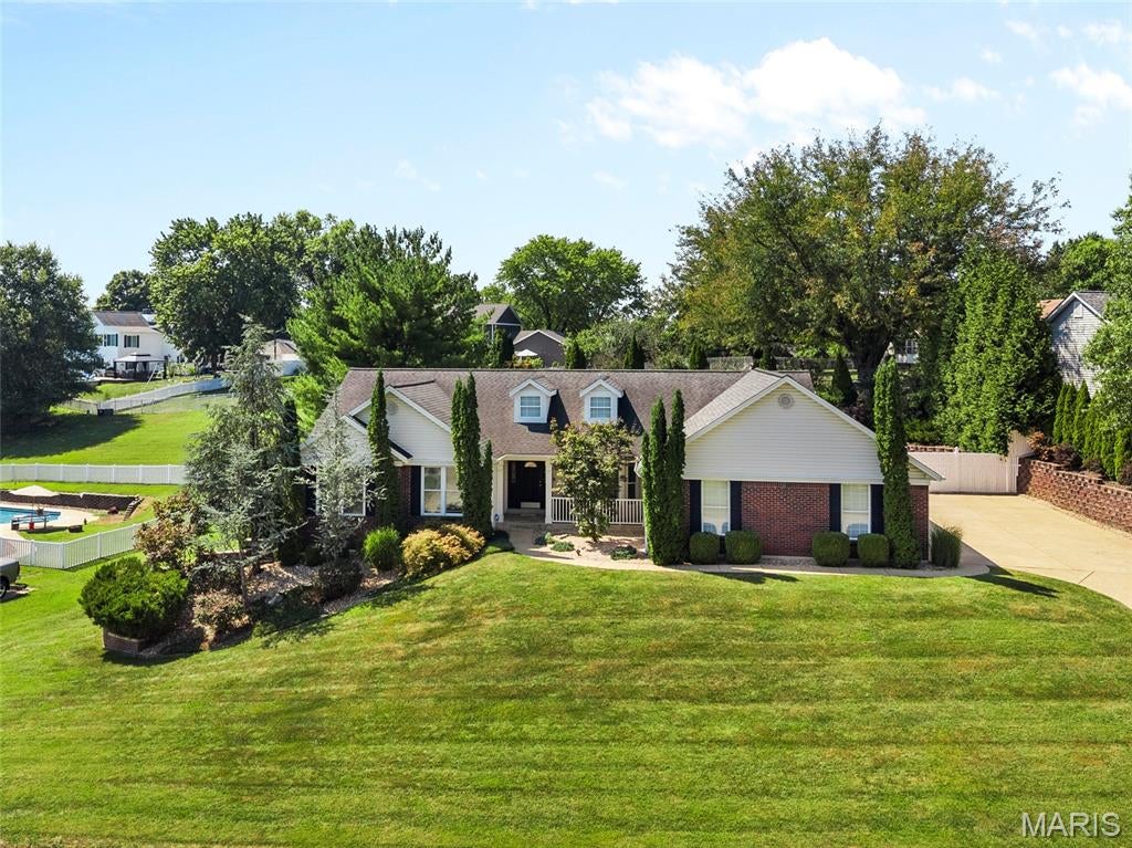 Windsor Place #4 - Residential