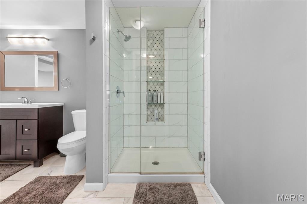 Windsor Place #4 - Residential
