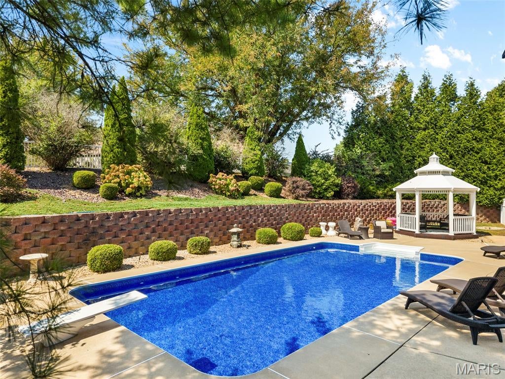 Windsor Place #4 - Residential
