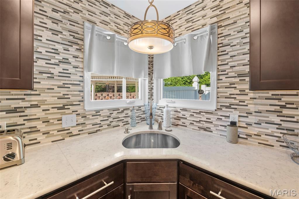 Windsor Place #4 - Residential