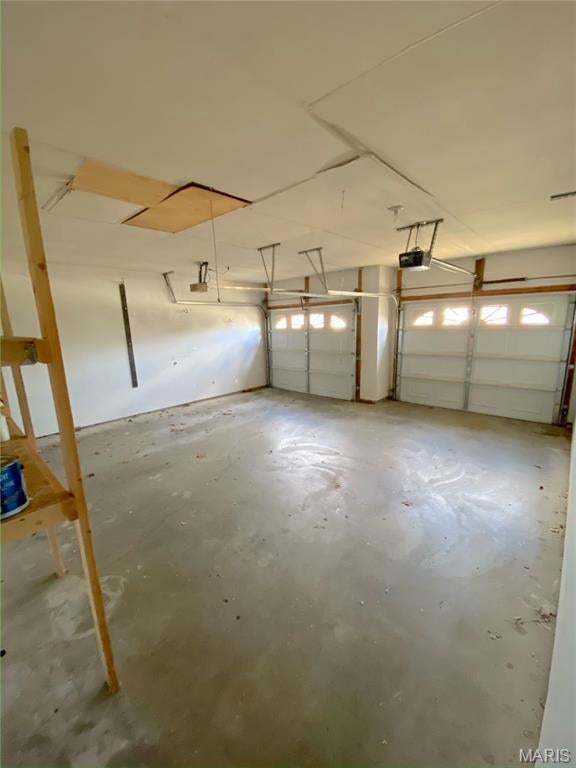COTTONWOOD VILLAGE - Residential Lease