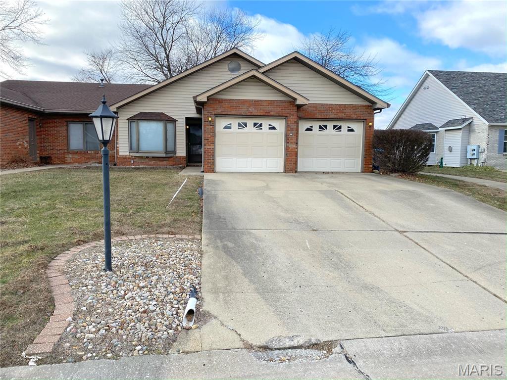 COTTONWOOD VILLAGE - Residential Lease