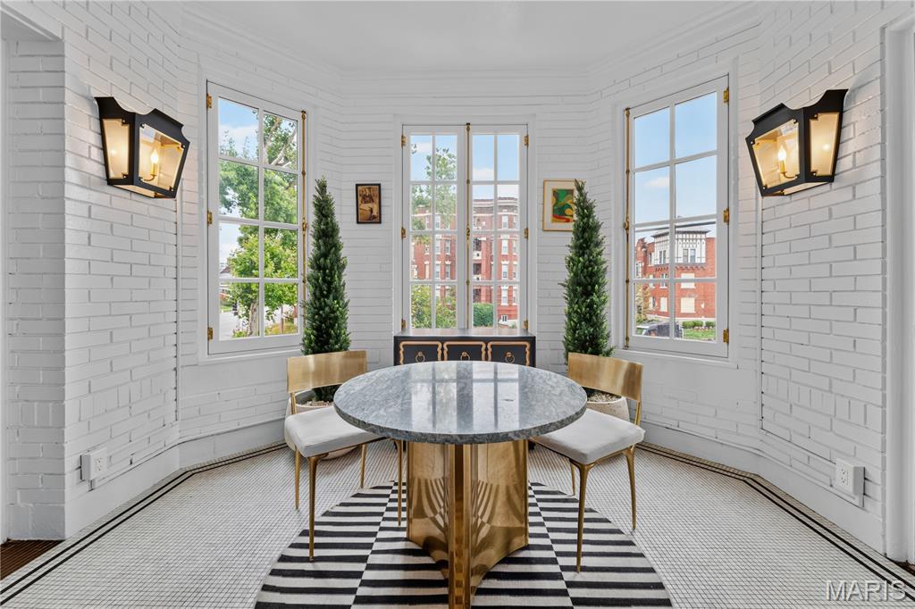 Oxford Condo - Residential