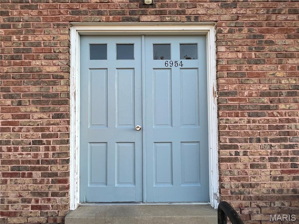 Colonial Woods Condo - Residential