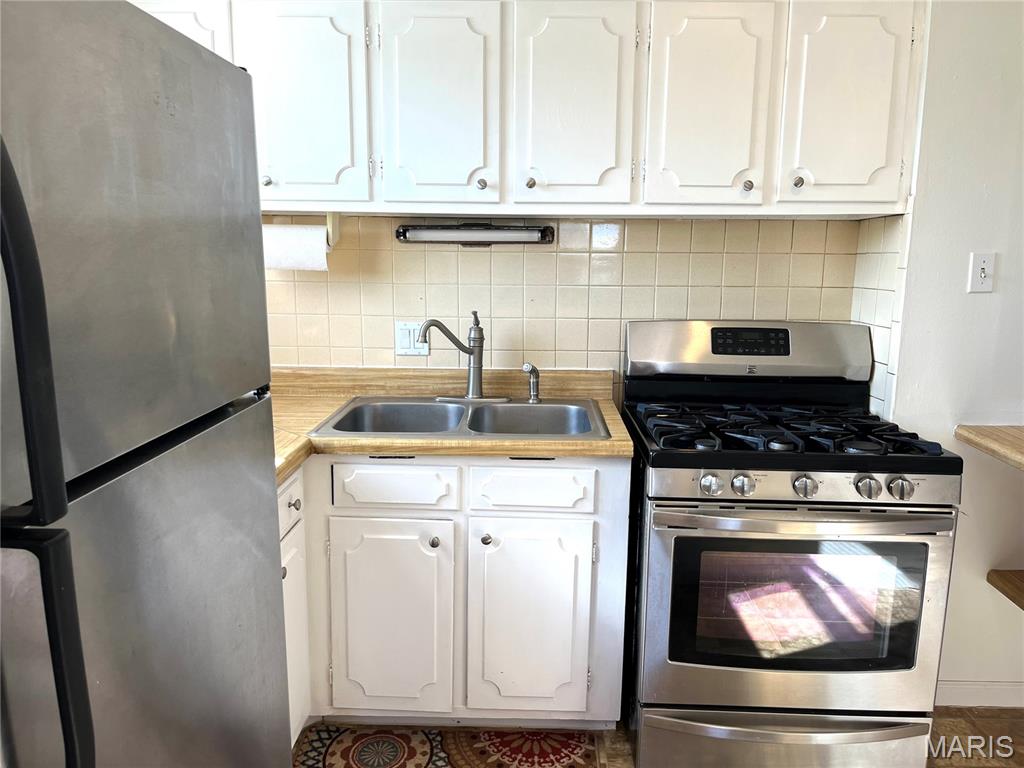 Colonial Woods Condo - Residential