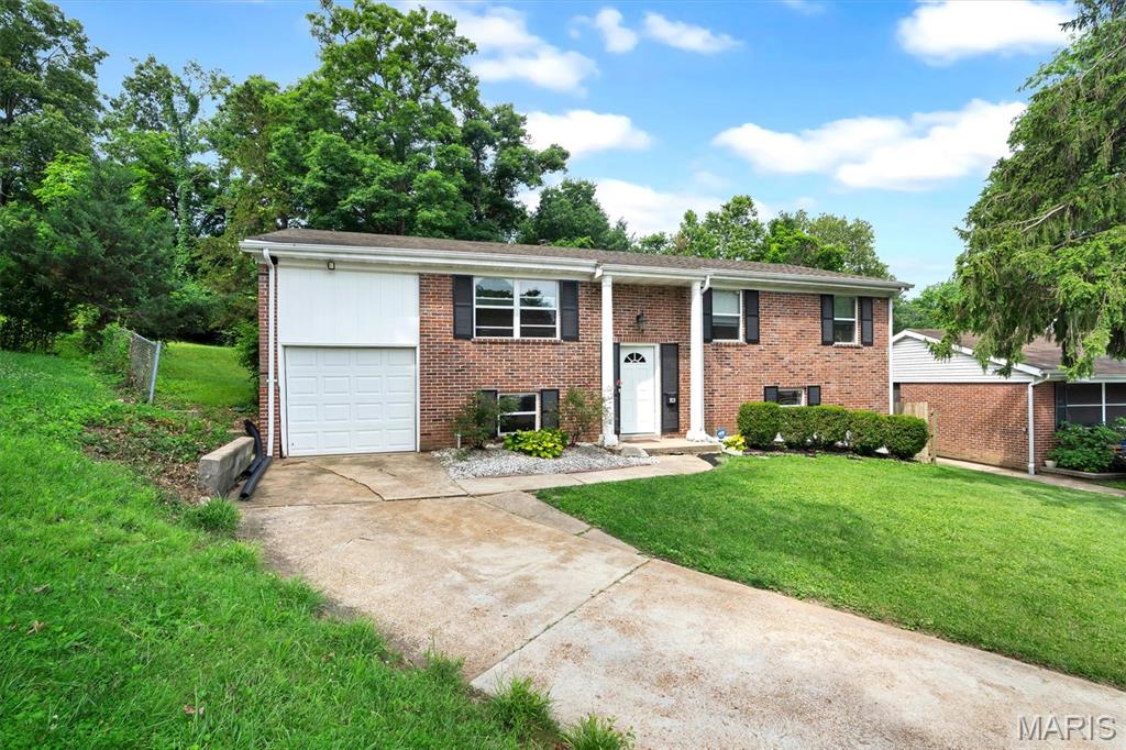 Nestled in a quiet cul-de-sac, this beautiful Rock Hill home offers 4 bedrooms, 2 full baths, and 2,150 square feet of living space. Relax on the deck overlooking your private backyard retreat where deer are often seen wandering through the yard.  
This spacious split-foyer home features newly refinished hardwood floors, 42-inch solid wood cabinets, granite countertops, stainless steel appliances, six-panel doors, and abundant natural light through tilt-in windows. Additional updates include a 3-year-old A/C, 200-amp electrical panel, 50-gallon water heater, ceiling fans in all three main-floor bedrooms, and a sump pump and pit for a dry basement.
The lower level offers a large family room, a fourth bedroom or home office, and ample unfinished space for storage and laundry. The architectural roof is only 13 years into its 30-year lifespan.
Conveniently located near shopping, restaurants, parks, and highly rated Webster schools, this home combines comfort, convenience, and value.   Come take a look!
The property has passed the Rock Hill Municipal Inspection, requiring only an occupancy permit for the new owner. A sewer scope completed on May 25 showed all lines clear after hydro-jetting. A broken clay section beyond the cleanout has been identified, and an application for repair has been submitted through the City of Rock Hill's sewer lateral program. The Certificate of Compliance, Sewer Report, Floor plan and full Seller's Disclosure are available.   Sellers prefer to sell the property AS IS.