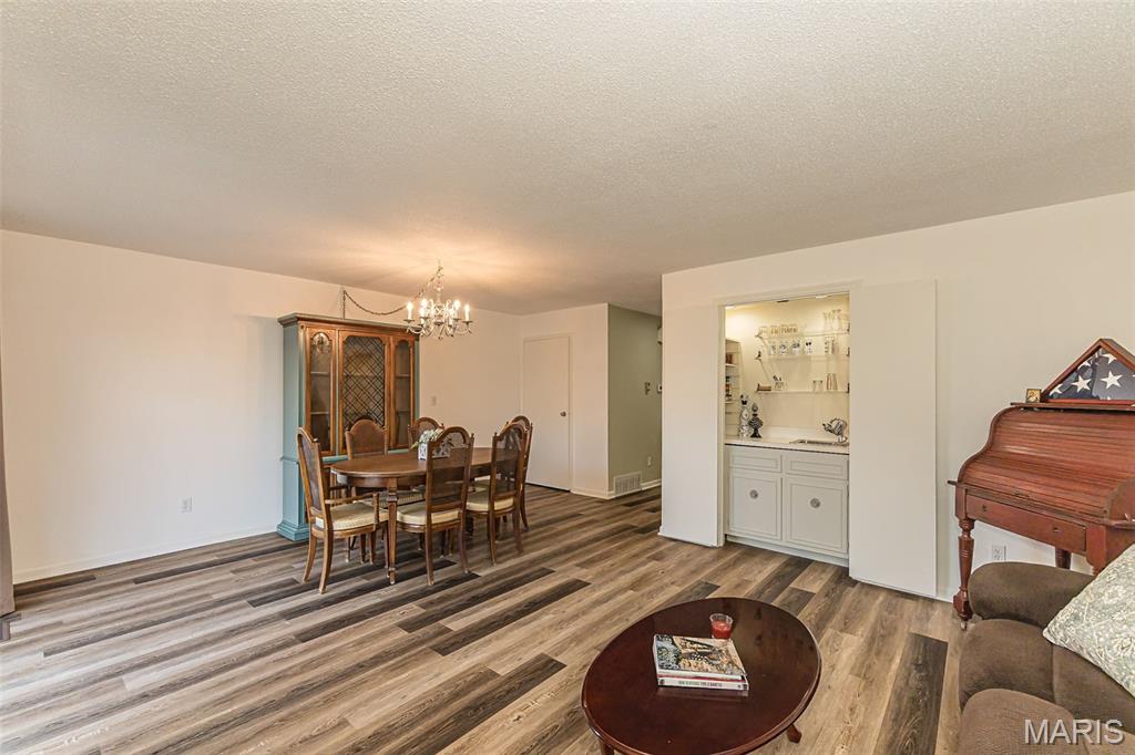 Chateau De Ville Condo Sec - Residential