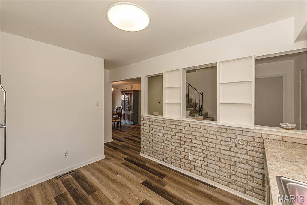 Chateau De Ville Condo Sec - Residential