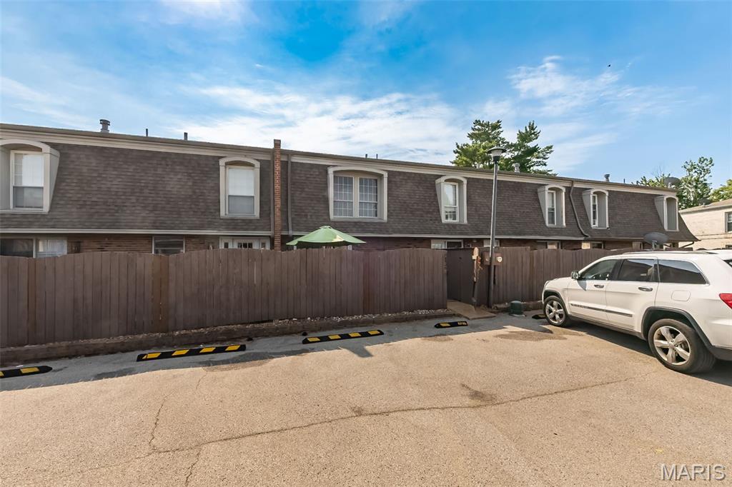Chateau De Ville Condo Sec - Residential