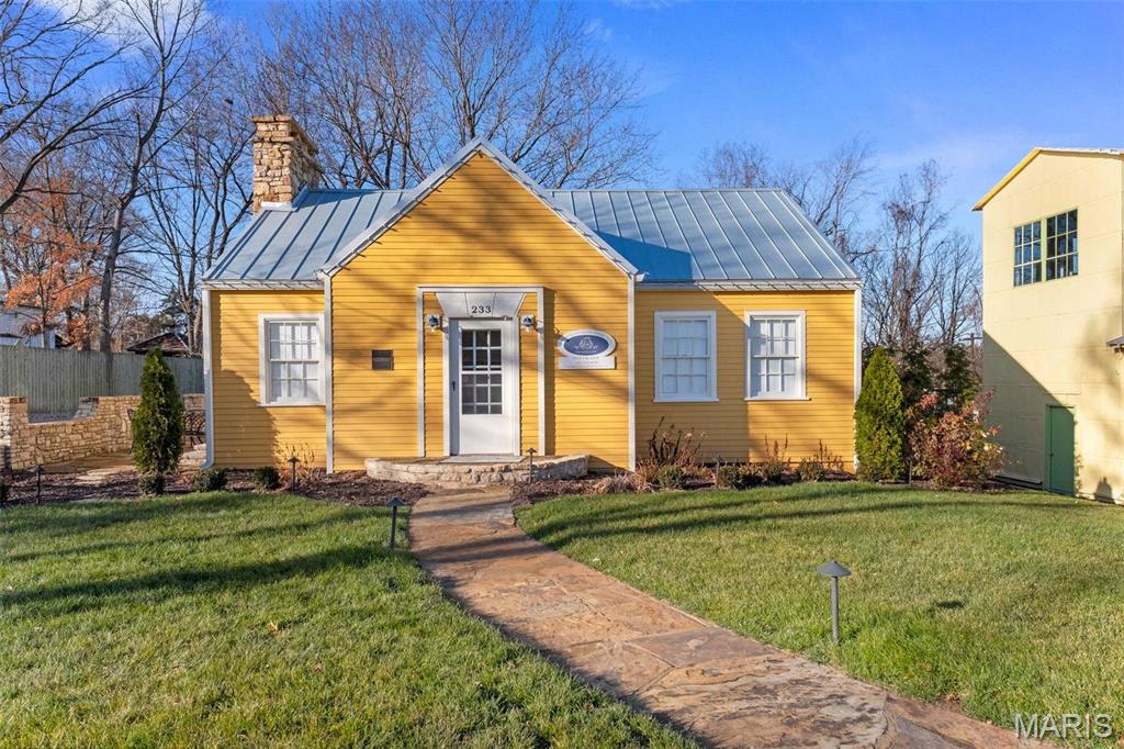 Short term rental opportunity of a charming modern farmhouse in Missouri wine country. House
is within walking distance to nearby coffee shop, restaurant, and several other stores in
Augusta, and just minutes away for many of the nearby vineyards and the Katy Trail. House has
3 beds and 1 bath with a spacious living room area with stone fireplace, and a fully equipped
kitchen. The backyard provides a peaceful setting to enjoy a bottle of wine on the rear deck or
the stone patio. There is a detached garage to park a vehicle or use as storage. Located within
minutes of several Augusta wineries and the Katy Trail. All personal property included in sale.