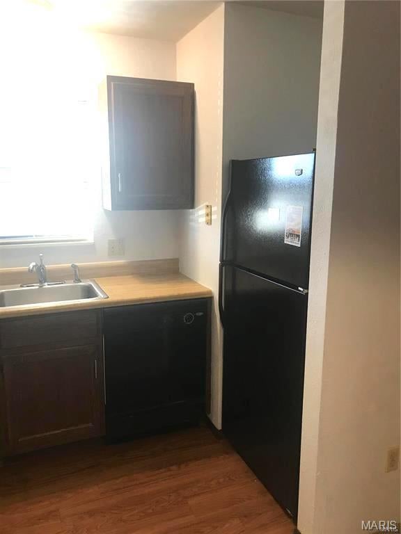 CHATEAU WOODS - Residential Lease
