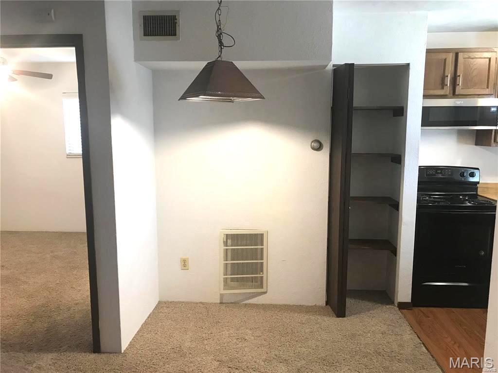 CHATEAU WOODS - Residential Lease